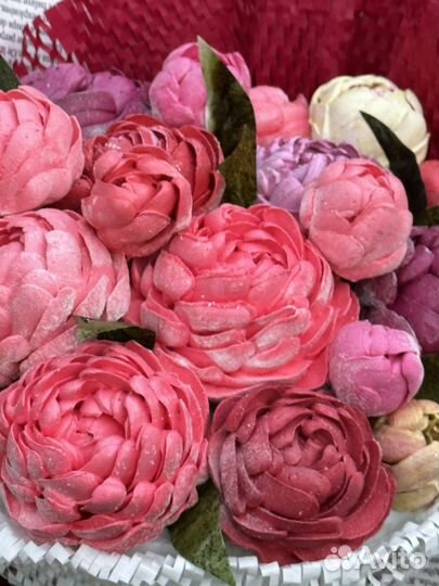 Зефирный букет пионов