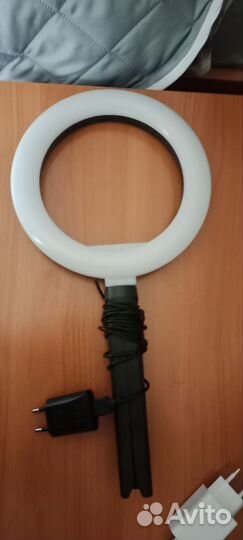 Кольцевая светодиодная лампа