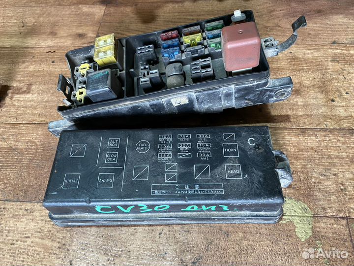 Блок предохранителей Тойота Камри CV30 2CT