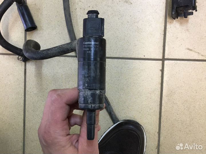 Фароомыватель левый Toyota Camry 40