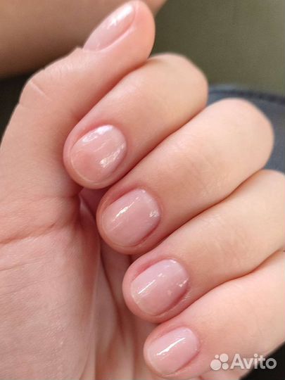 Маникюр в салоне