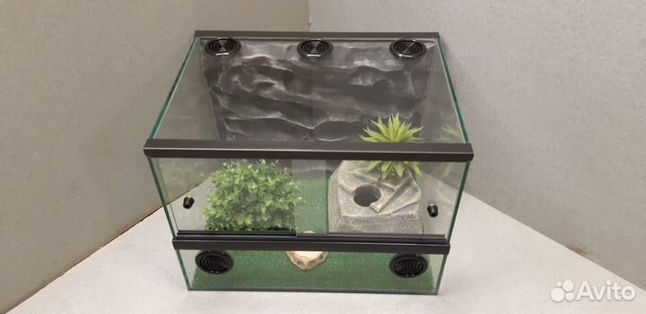 Обзорные террариумы