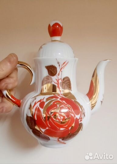 Чайник заварочный Красная Роза. Фарфор лфз. СССР