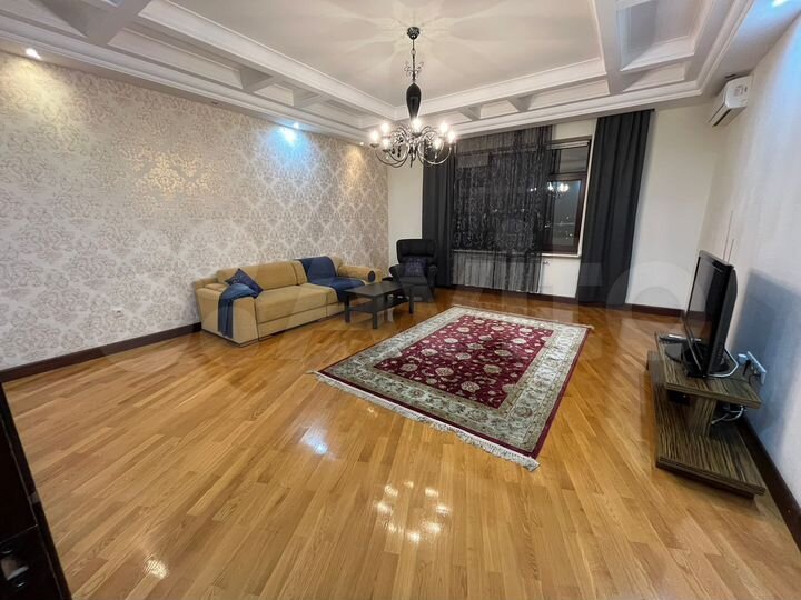 2-к. квартира, 100 м², 11/18 эт.