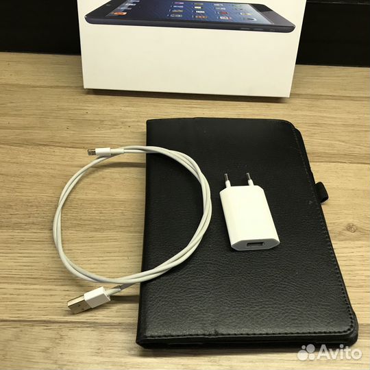 iPad mini 32gb (Wi-Fi, SIM)
