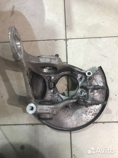 Поворотный кулак задний правый Audi A4 cdnf 2010