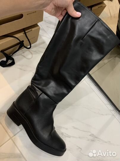 Кожаные сапоги Zara