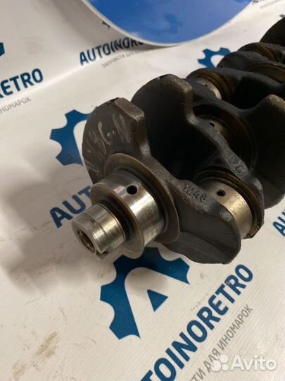 Коленвал Volkswagen Passat B3 1.8 026105101F