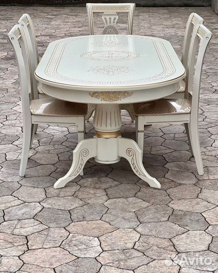 Стол и стулья Новые