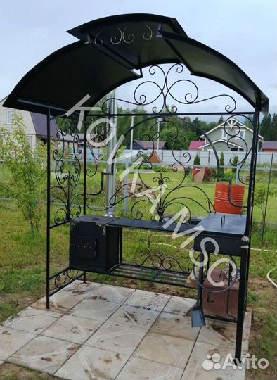 Мангал с крышей