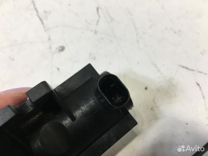 Клапан вакуумный Mercedes-Benz C-Class W205