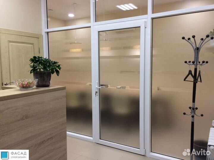 Алюминиевые двери под ключ