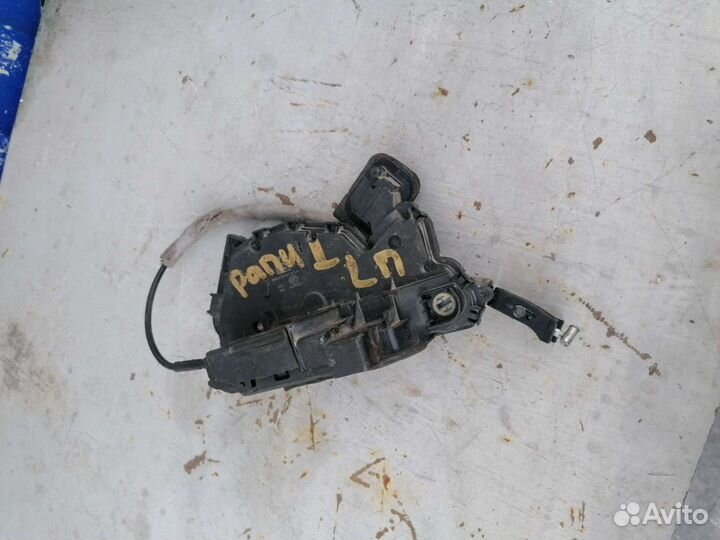 Замок двери левый передний шкода рапид