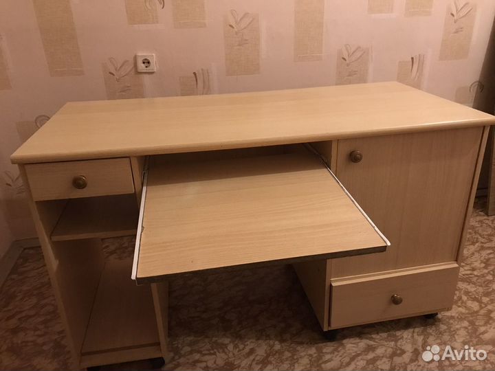 Компьютерный стол