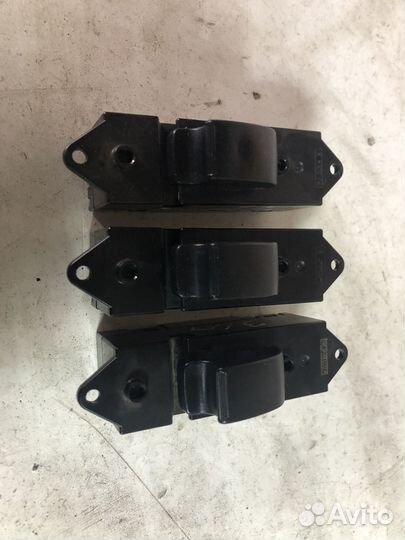 Кнопка стеклоподъёмника Mitsubishi Lancer 9