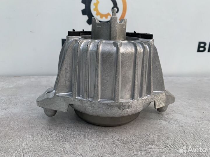 Подушка двс Mercedes W212 A2122401417