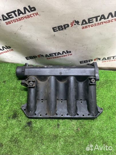 Коллектор впускной Mercedes Benz Vito фургон 2.2
