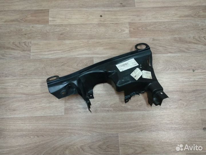 BMW F10 пыльник под капот левый