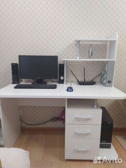 Письменный/ компьютерный стол