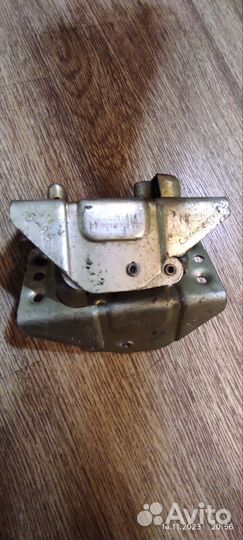 Замок двери Урал