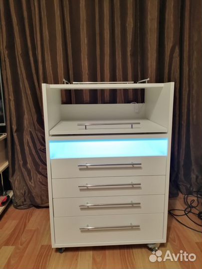 Педикюрная тумба с уф