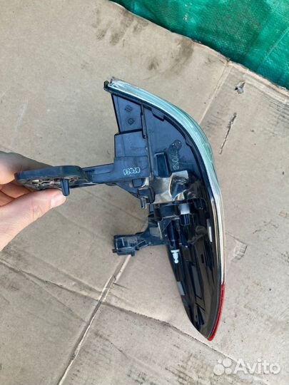 Фонарь задний правый Subaru Forester S14 2019+