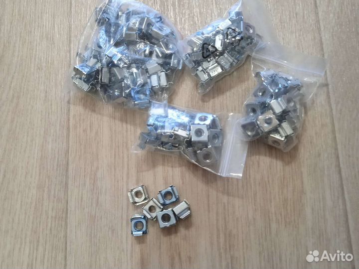 Винты и гайки(крепеж) для серверных и стоек