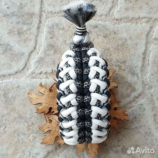 Браслет из паракорда 