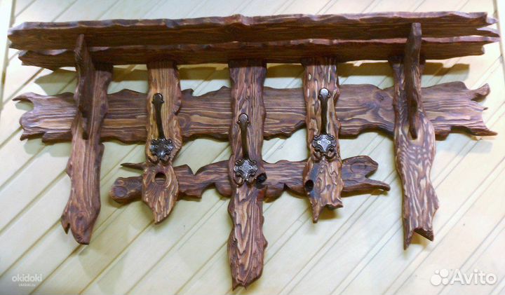 Вешалка настенная деревянная