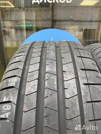 Pirelli P Zero 255/40 R21 102Y