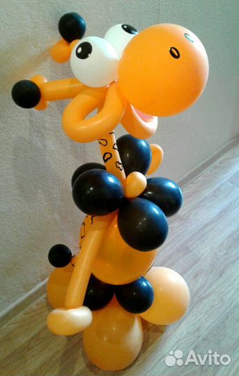 Жираф из воздушных шаров