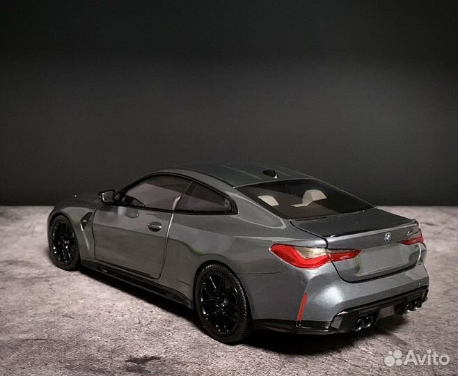 BMW M4 G82 Minichamps 1:18 gray metalic