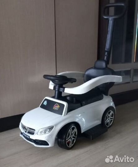 Детская машинка каталка с ручкой