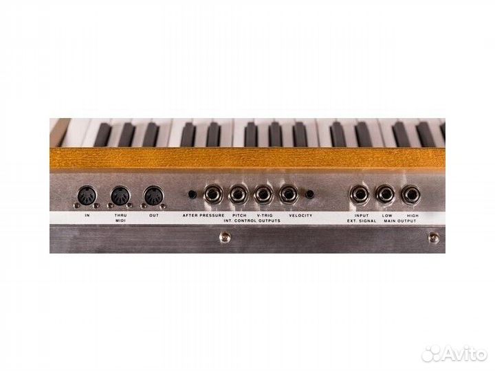 Moog Minimoog Model D синтезатор