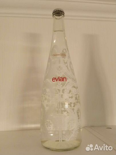 Коллекционные бутылки Evian