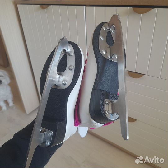 Коньки фигурные