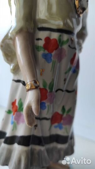 Фарфоровые Статуэтки