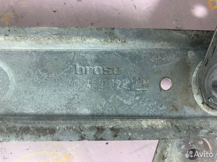 Стеклоподъемник передний правый Opel Omega B