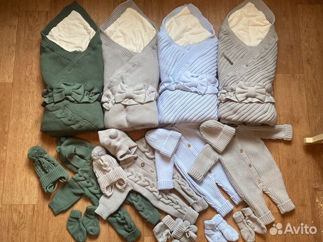 Осенний комплект на выписку новый