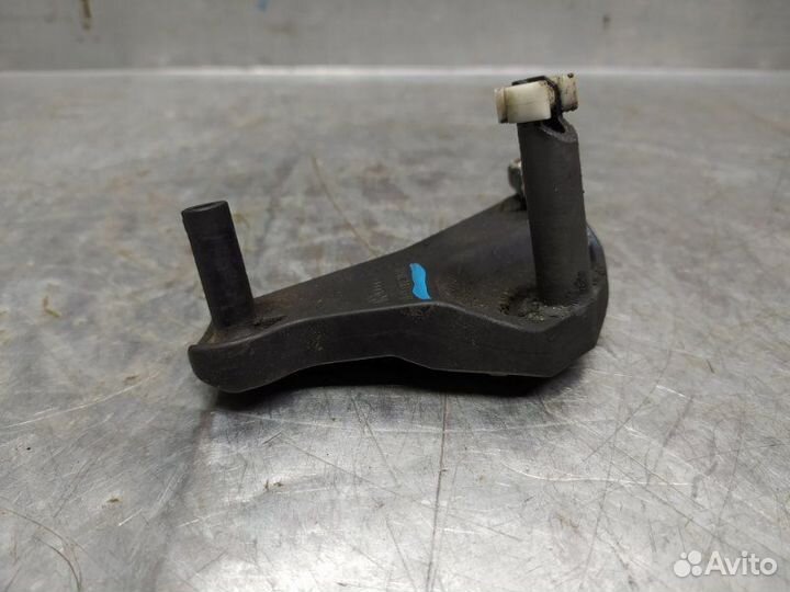 Кронштейн крепления троса кпп Skoda Octavia (A5