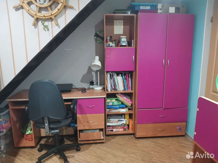 Кровать-чердак, шкаф, стеллаж, стол