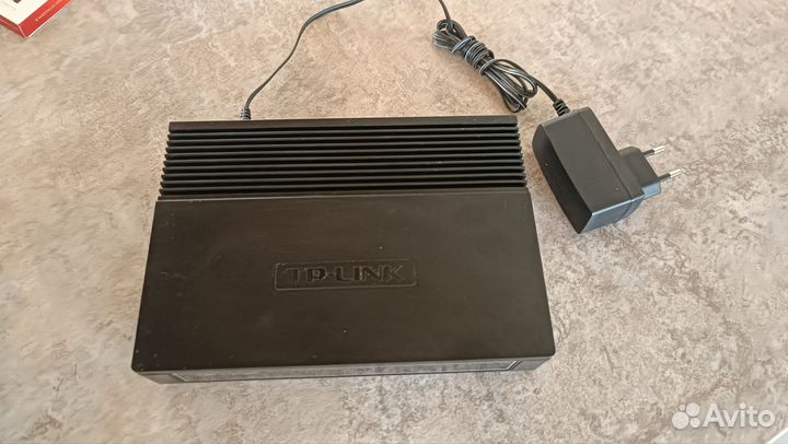 Коммутатор TP-link TL-SF1016D на 16 портов