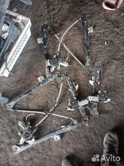 Стеклоподъемник Ford Focus 1 wagon 2.0L MFI-zeta