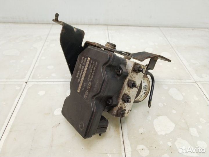 Блок ABS (насос) Hyundai Solaris RB G4FA 2012