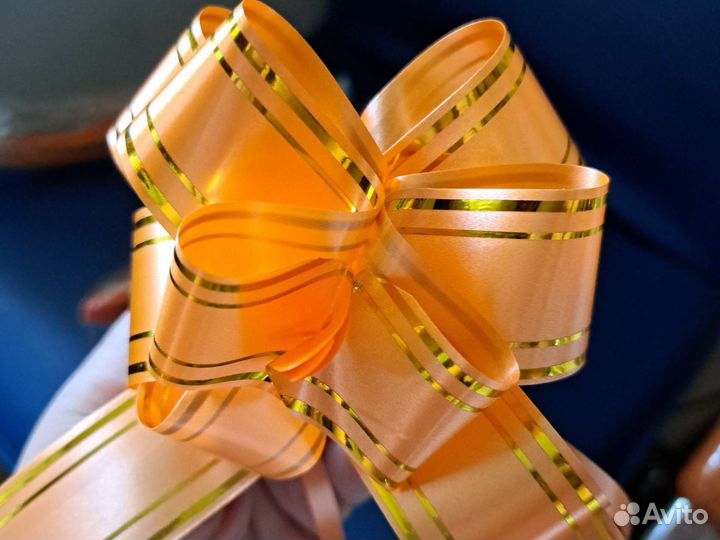 Бант-бабочка с золотой полосой