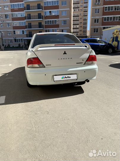 Mitsubishi Lancer, 2001