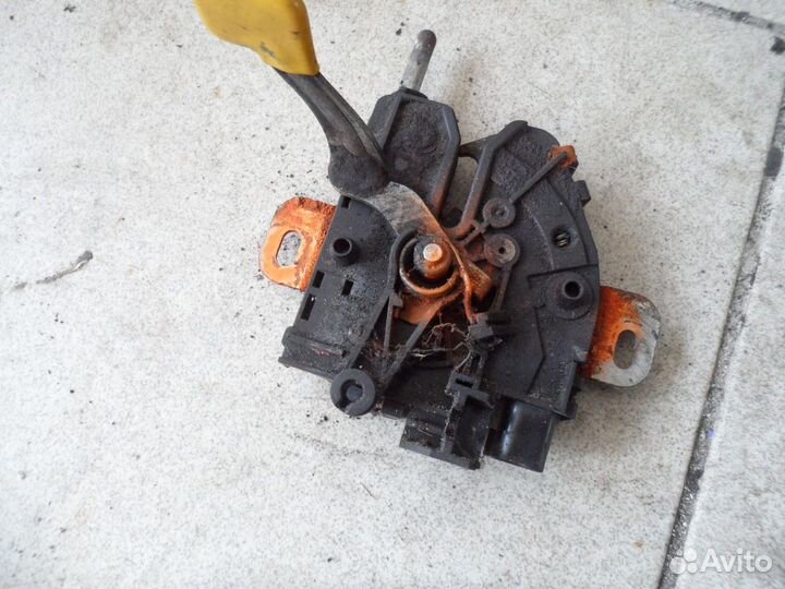 Замок капота Ford Mondeo (4) IV (2007–2010)