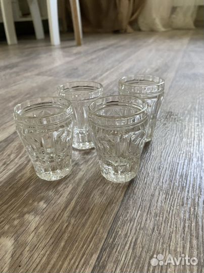 Хрустальные рюмки, фужеры