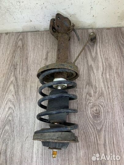 Стойка подвески передняя левая Opel Omega B X20XEV