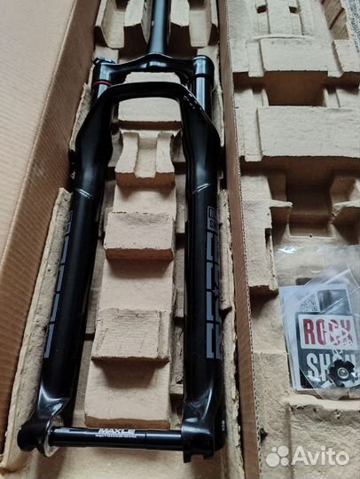 Вилка Rock Shox Reba 29